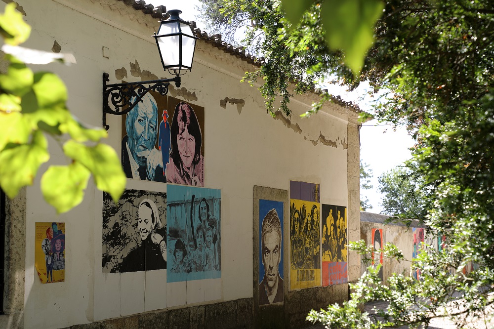 Paredes do Palácio Pimenta com pinturas de pessoas famosas